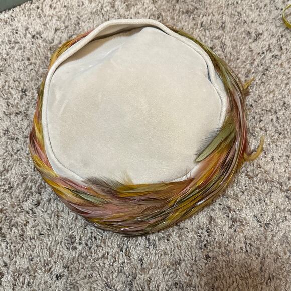 Vintage Evelyn Varon exclusive made in USA feather trim hat - Picture 5 of 9